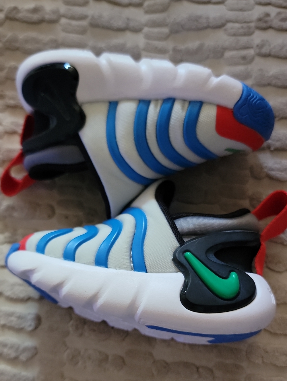 Nike Dynamo Go